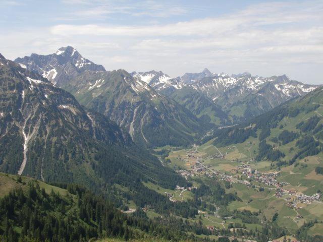 Walliser Stube Aparthotel Mittelberg Exterior photo